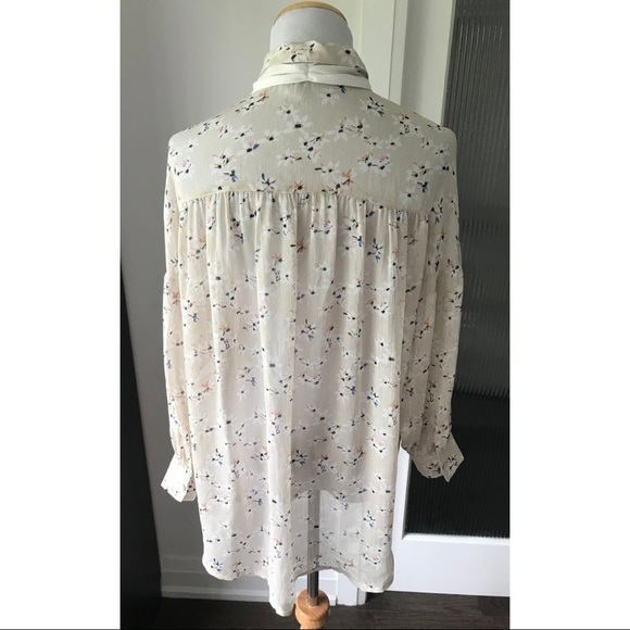 Sister Jane sheer floral blouse - Picture 2 of 6